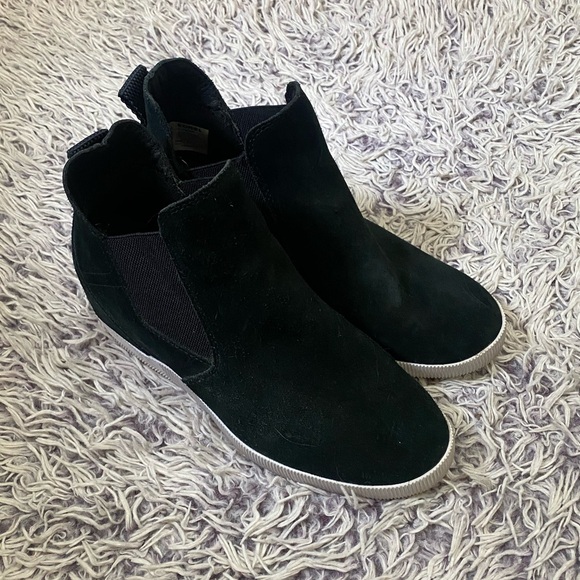 Sorel Black Out N About Suede Slip-On Wedge Boots Size 8.5 - Picture 3 of 9